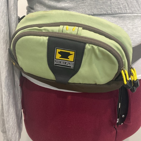 Mountainsmith Vibe II Recycled Lumbar Pack / belted Waist Bag - Picture 3 of 10